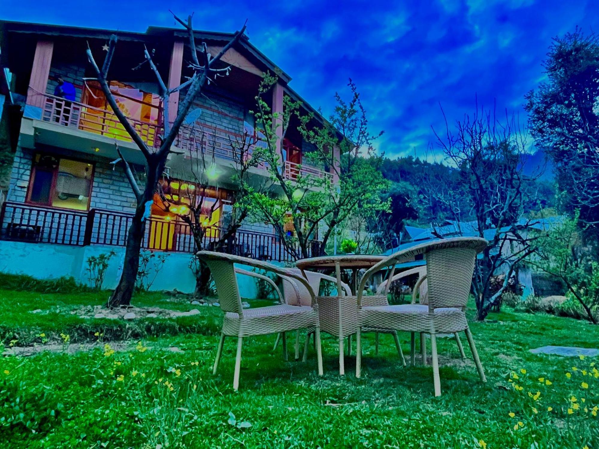 Munnar Tea Estate Cottage And Resort - Away From City Hustle Eksteriør billede